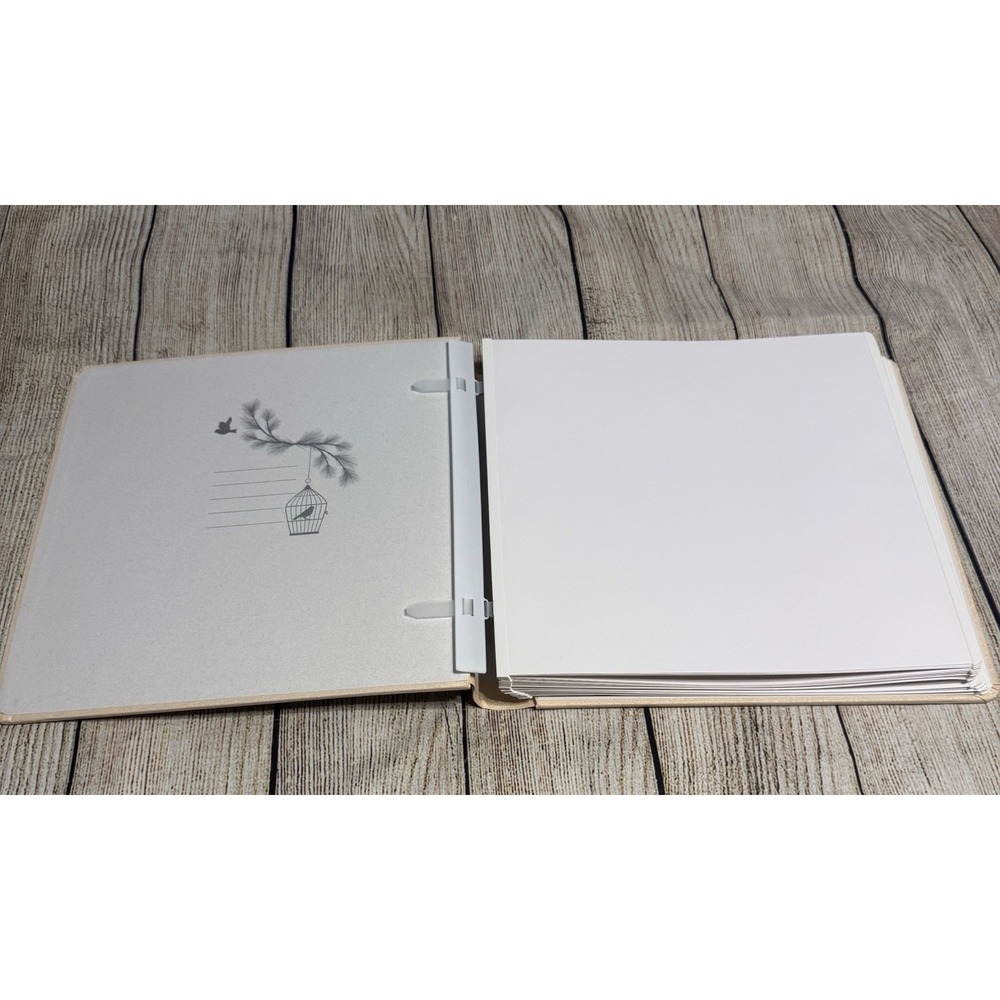Creative Memories 12x12 Flex-Hinge Scrap Album Book Noel Shimmer Foil & 30 pages - Picture 3 of 4